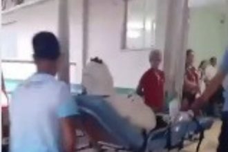 A vítima sofreu queimaduras graves em várias partes do corpo (Foto: Facebook/reprodução)