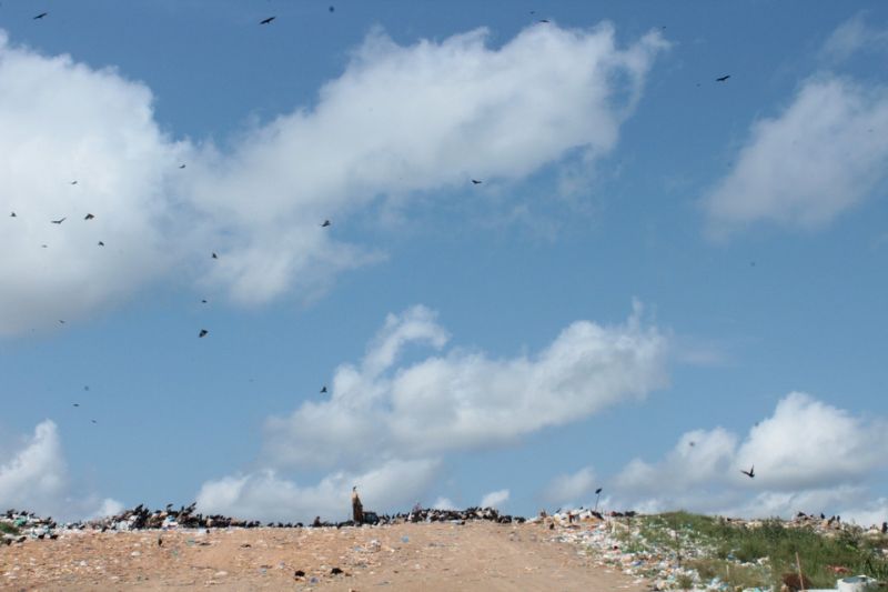O Ministério Público instaurou procedimento para investigar e interditar lixão a céu aberto no município (Foto: Divulgação)