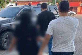 A mulher, de 36 anos foi presa em Manaus, sob acusação de extorsão qualificada (Foto: Divulgação/PC-AM)