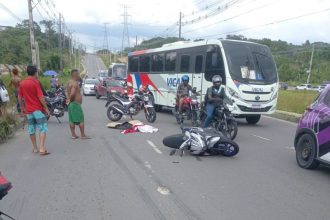 Libia Santos Maia, de 35 anos, morreu no local do acidente (Foto: WhatsApp/Reprodução)