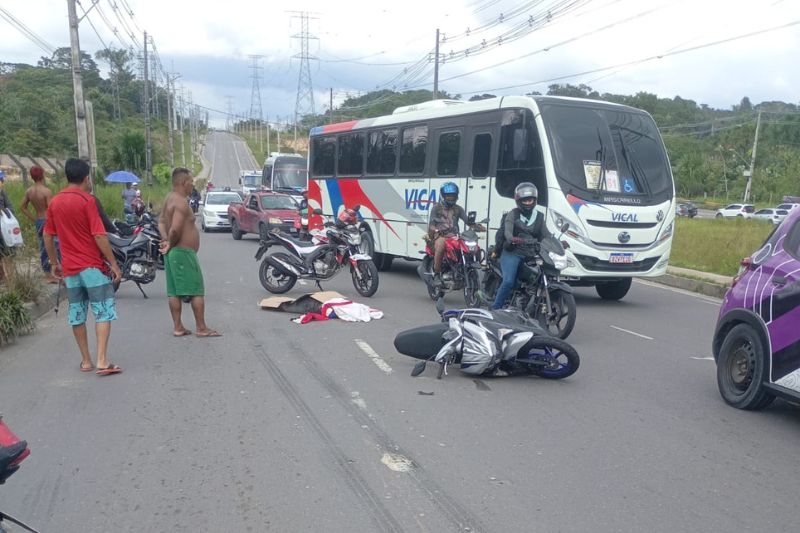 Libia Santos Maia, de 35 anos, morreu no local do acidente (Foto: WhatsApp/Reprodução)