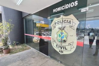 Carlos André Souza Catuaba, 39 anos, foi encaminhado à Delegacia Especializada em Homicídios e Sequestros (Foto: Arquivo/PC-AM)
