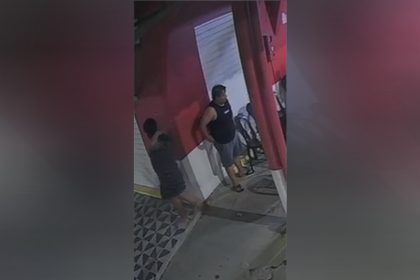 Médico Humberto Fuertes Estrada aparece em bar em imagem de câmera de monitoramento (Imagem: PC-AM/Divulgação)