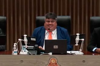 Riso do vereador David Reis