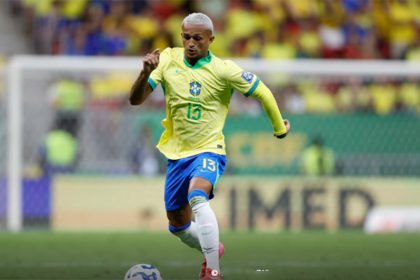 Wesley volta à seleção na lateral-direita (Foto: Rafael Ribeiro/CBF)