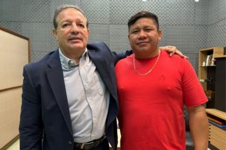 Hélio Farias e Marcelo Salum no programa Virando o Jogo (Foto: Divulgação)
