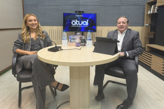 Lívia Bendahan e Marcelo Salum no programa Virando o Jogo (Foto: Divulgação)