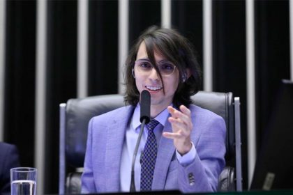 Amom Mandel
