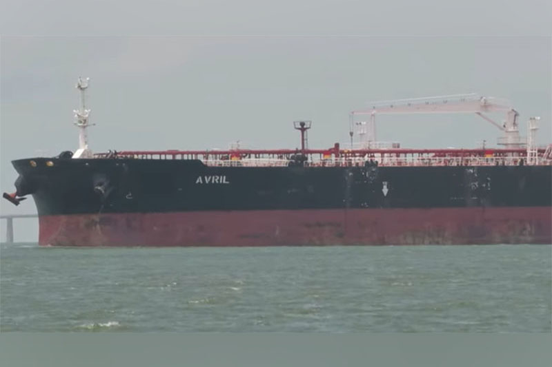 Petroleiro na costa marítima da Venezuela: EUA determinou bloqueio total do transporte de petróleo do país (Imagem: YouTube/Reprodução)