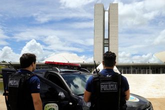 Efeitos da lei que institui porte de arma de fogo a policiais legislativos do Congresso são estendidos às assembleias estaduais (Foto: Edilson Rodrigues/Agência Senado)