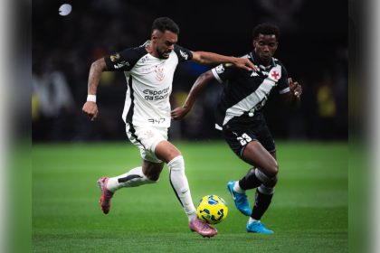 Lance de Corinthians e Vasco: faltou gols no primeiro jogo da final da Copa do Brasil (Foto: Marco Galvão/Agência Corinthians)