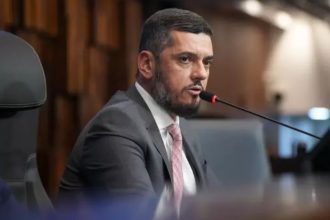 Rodrigo Bacellar é suspeito de proteger ex-deputado ligado ao crime organizado (Foto: Thiago Lontra/Alerj)