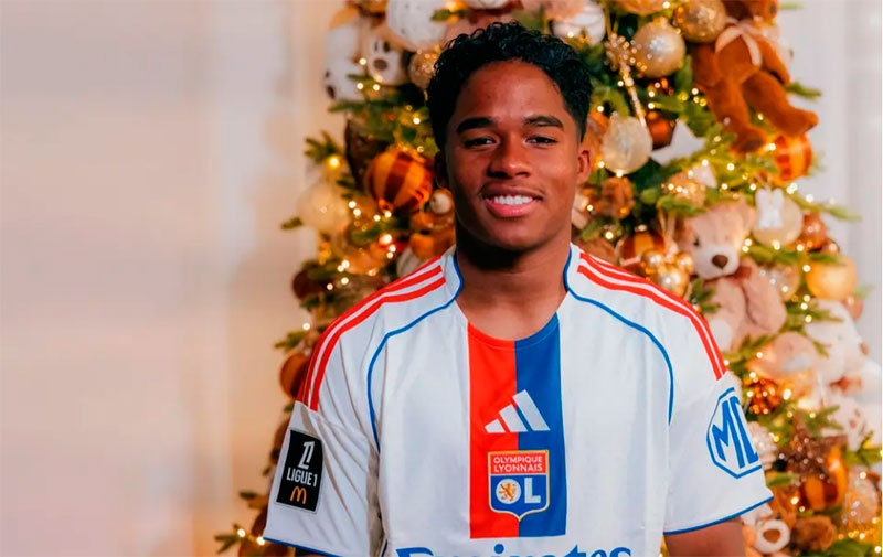 Endrick chega &agrave; Fran&ccedil;a e bate recorde em rede social do Lyon antes de  estrear