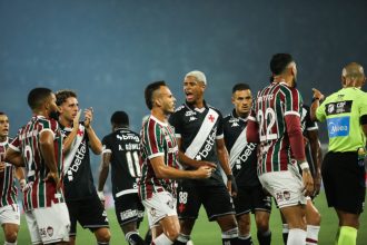 Lance de jogo: Vasco perdeu no tempo regulamentar, mas superou o Fluminense nos pênaltis (Foto: Filipe Reveles/Estadão Conteúdo)