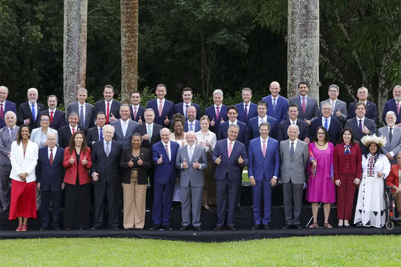 Presidente Lula com ministros e ministras na manhã desta quarta: fim de ano (Foto: Fabio Rodrigues-Pozzebom/ABr)