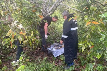 Os restos mortais foram encaminhados ao IML e passarão por exames (Foto: WhatsApp/Reprodução)