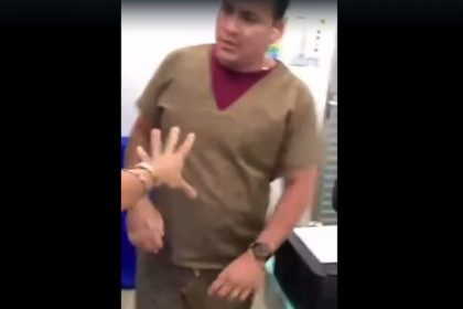 Episódio ocorreu enquanto ela cobrava atendimento para a mãe (Foto: WhatsApp/Reprodução)