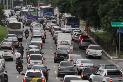 A desobrigação de fazer aulas teóricas em autoescola é uma das novas regras (Foto: Arquivo/Agência Brasil)