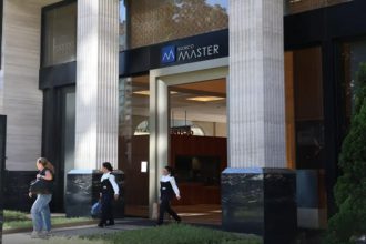 Agentes federais recolhem documentos no Banco Master: nova fase da Operação Compliance Zero (Foto: Rovena Rosa/ABr)