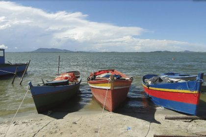 Barcos de pesca: comunidades pesqueiras tradicionais entram em programa de reforma agrária (Foto: Incra/Divulgação)