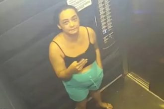 Daiane Alves Souza em última imagem no elevador do condomínio (Imagem: PC-GO/Divulgação)