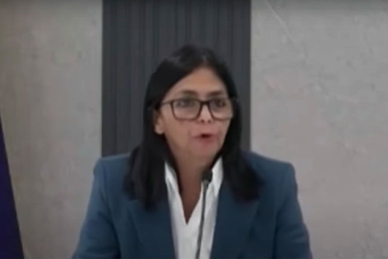 Delcy Rodríguez é a primeira mulher a assumir o governo da Venezuela (Imagem: YouTube/Reprodução)