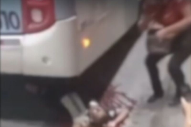 A vítima ficou gravemente ferida e sofreu sangramento intenso (Foto: WhatsApp/Reprodução)