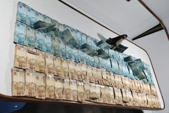 O suspeito estava a bordo da embarcação Expresso Kedson Araújo VI (Foto: WhatsApp/Reprodução)