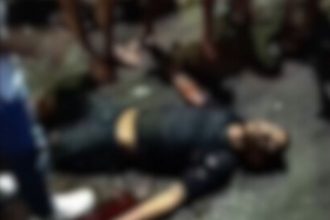 O crime aconteceu na rua 15 de Dezembro, no bairro Compensa (Foto: WhatsApp/Reprodução)
