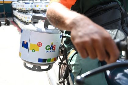 Gás do Povo fornece vale no valor do botijão de 13 quilos (Foto: Ricardo Botelho/MME)