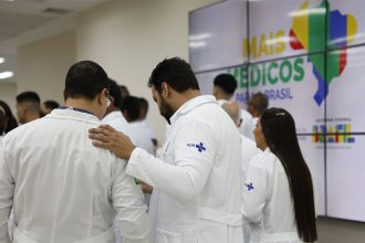 Profissionais do programa Mais Médicos: MPF investiga cursos de medicina em todo o país (Foto: Fernando Frazão/ABr)