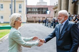 Ursula von der Leyn, presidente da Comissão Europeia, e o presidente Lula: acordo histórico (Foto: Ricardo Stuckert/PR)