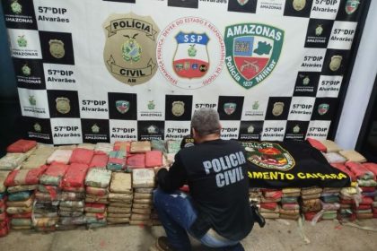 O entorpecente foi encontrado em uma área de difícil acesso (Foto: Divulgação)