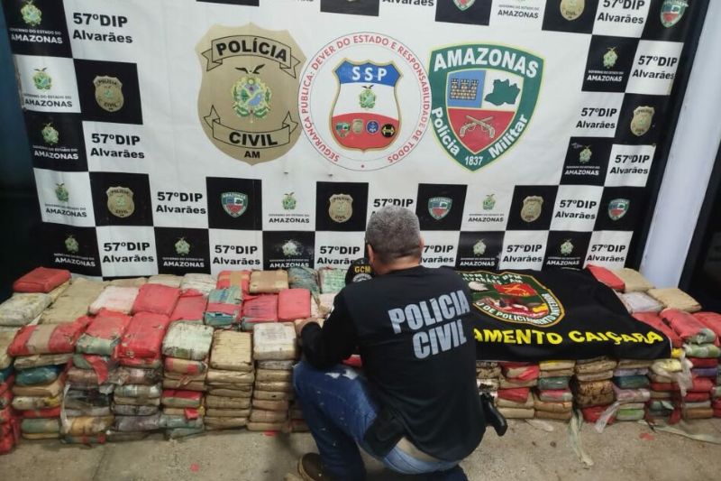 O entorpecente foi encontrado em uma área de difícil acesso (Foto: Divulgação)