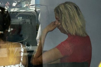 “Pérola”, de 22 anos, foi presa na noite desta terça-feira (14), no bairro São José (Foto: WhatsApp/Reprodução)