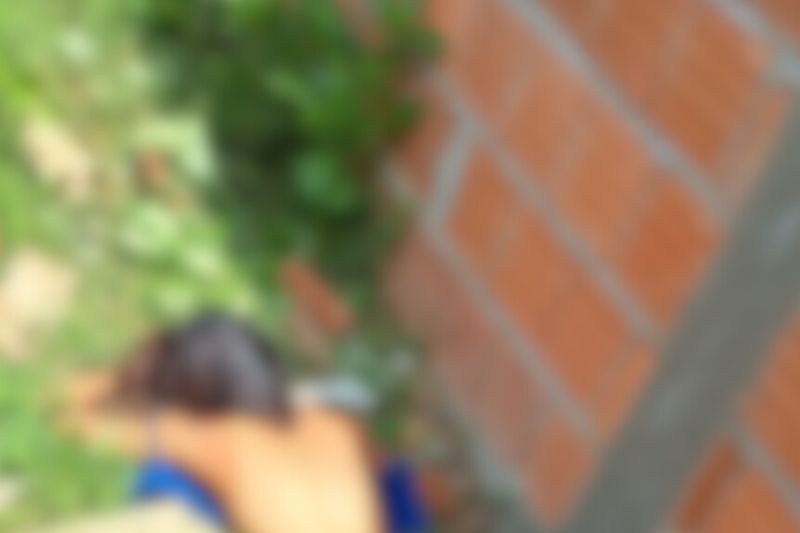 Segundoa a polícia, a mulher estava nua e apresentava ferimentos causados por faca (Foto: WhatsApp/Reprodução)