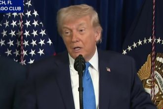 Donald Trump terá que usar outros meios para impor tarifas comerciais (Imagem: YouTube/Reprodução)