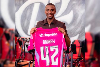 O goleiro Andrew