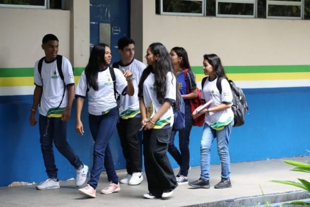 Seduc informou que as aulas da rede pública estadual serão suspensas nesta quinta-feira (15) (Foto: Euzivaldo Queiroz/Seduc)