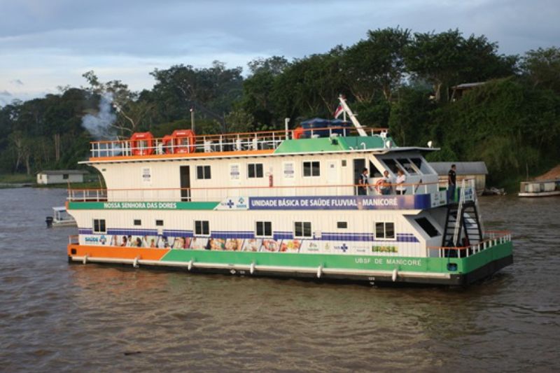 Unidade Básica de Saúde fluvial é usada para atendimento e pesquisas no Amazonas (Foto: Ses-AM/Divulgação)
