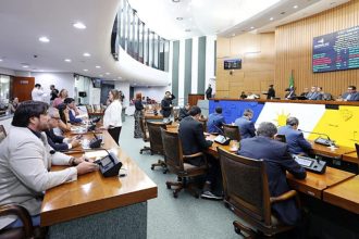 Plenário da Assembleia do Tocantins: análise de projetos sobre jornada 3x1 para defensores públicos (Foto: Koró Rocha/ALE-TO)