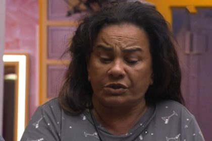 Atriz Solange Couto revelou que teve infecção na bexiga e sentiu muita dor (Imagem: Globoplay/Reprodução)
