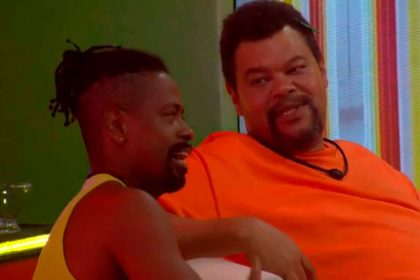 Babu reforçou plano de ignorar Ana Paulo em conversa com Leandro (Imagem: Globoplay/Reprodução)