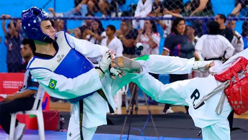 Cauã em disputa no taekwondo: talento e morte precoce (Foto: @cauabatista/Instagram)
