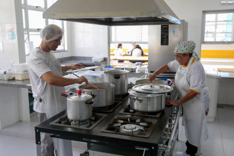 Merendeiros e merendeiras escolares devem se inscrever pela (Foto: Ascom/FNDE)