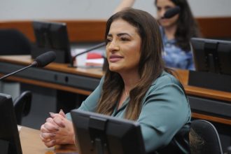 Deputada Ely Santos propõe pena de prisão de até 40 anos em casos de estupro (Foto: Renato Araújo/ Agência Câmara)