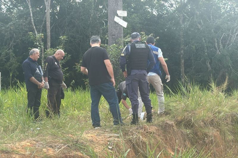 O corpo foi encontrado no Ramal Chico Mendes, no bairro Puraquequara (WhatsApp/Reprodução)