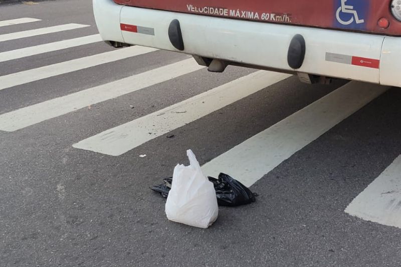 Braço do passageiro foi protegido em saco plástico e acondicionado em gelo (Foto: WhatsApp/Reprodução)