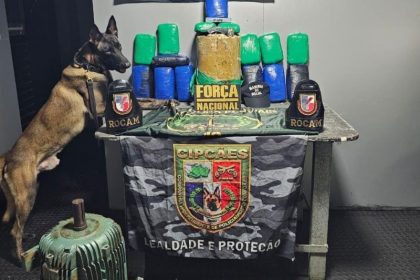 Além da prisão, a Polícia Militar apreendeu 60 quilos de pasta-base de cocaína (Foto: WhatsApp/Reprodução)
