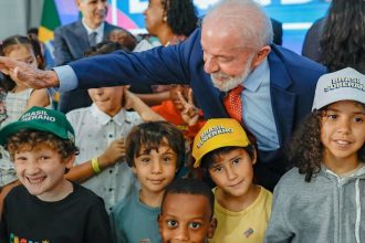 Presidente Lula ao sancionar o ECA Digital: proteção às crianças e adolescentes (Foto: Ricardo Stuckert/PR)